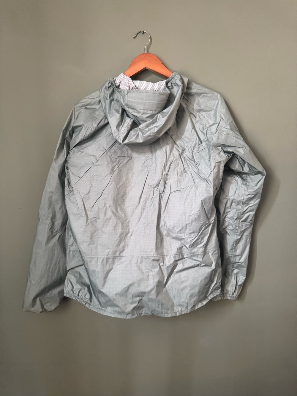 Salomon Running Waterproof Packable Jacket - light sage color - Picture 4 of 6